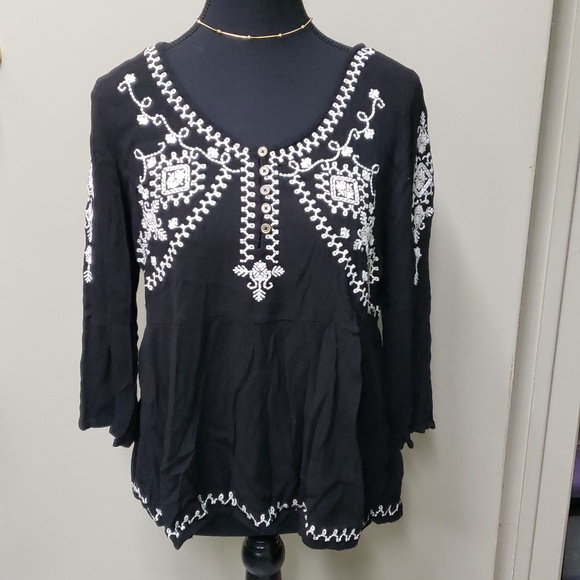 Maurices Black and White Embroidered Long Sleeve Top - Picture 1 of 5